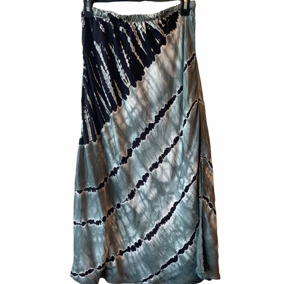NWT Young Fabulous Broke Tie Dye Blue Womens Size Small Lightweight Summer Skirt - Picture 4 of 8